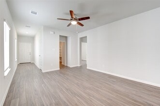 13321 Burbot Dr in Shenandoah, TX - Building Photo - Building Photo