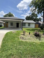 7613 Lady St in Houston, TX - Building Photo