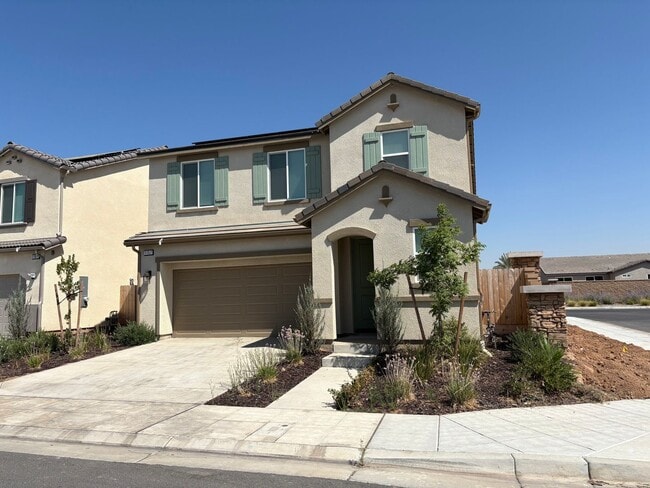 1157 Blue Oak Ln W in Madera, CA - Foto de edificio - Building Photo