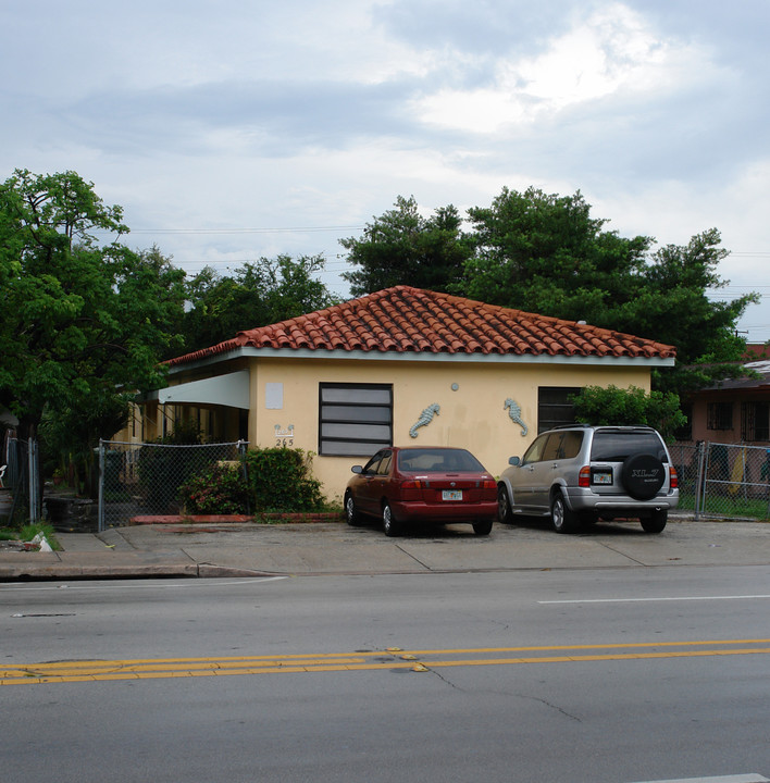 265 NE 54th St in Miami, FL - Foto de edificio