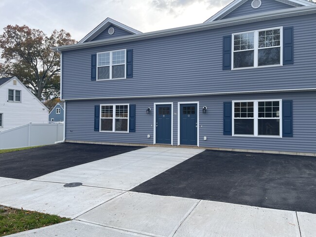 96 Collis St in West Haven, CT - Building Photo - Building Photo