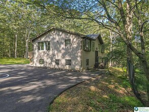 115 White Oak Ct in Tannersville, PA - Building Photo - Building Photo