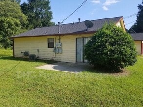1967 Laboon Cir in Atlanta, GA - Building Photo - Building Photo