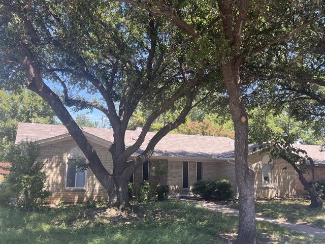 property at 575 Manco Rd