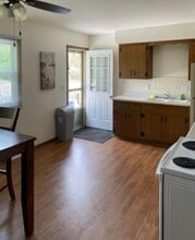 431 NW Barstow St, Unit 4 in Waukesha, WI - Building Photo - Building Photo