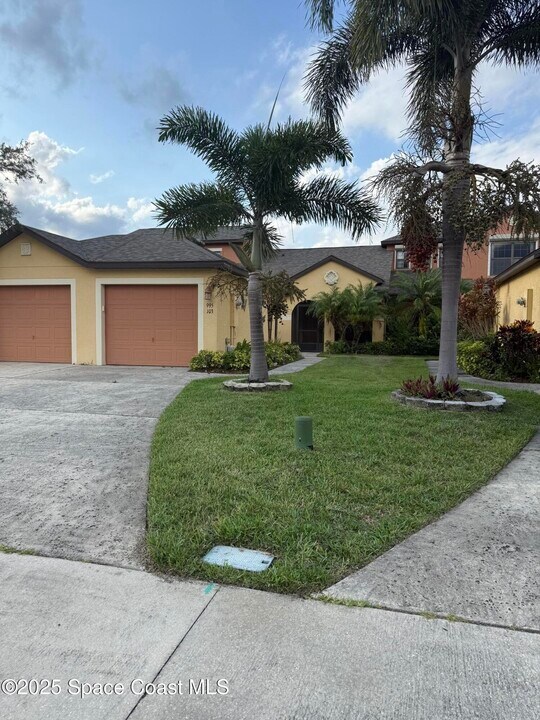 995 Luminary Cir in Melbourne, FL - Building Photo