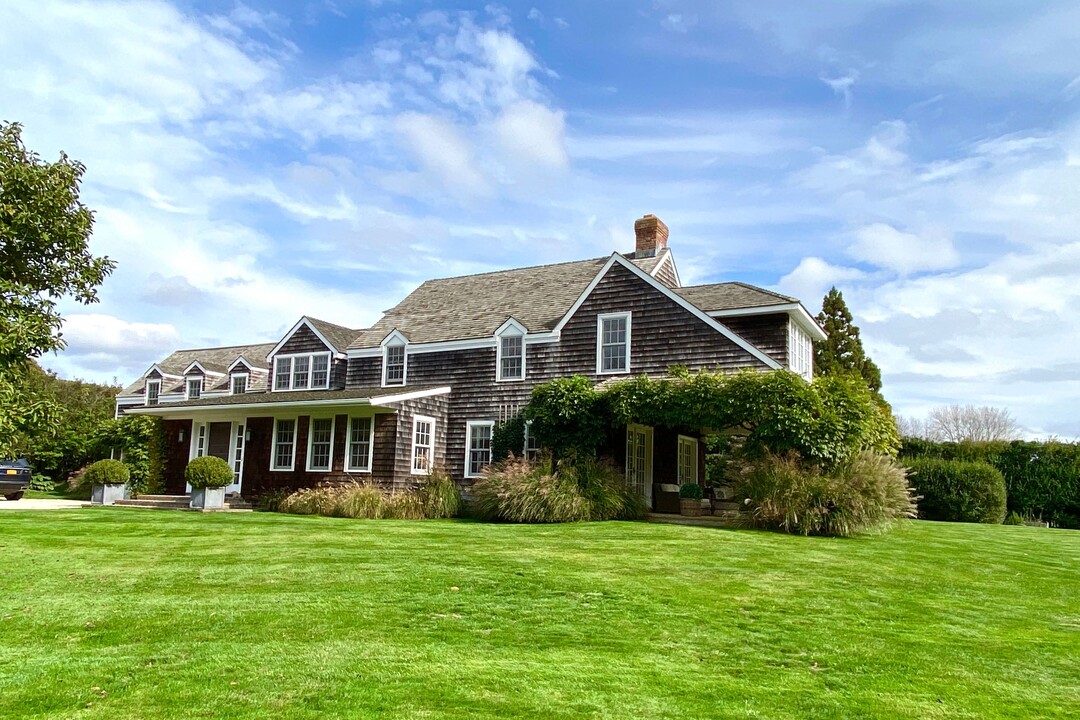 303 Sagg Main St in Sagaponack, NY - Building Photo