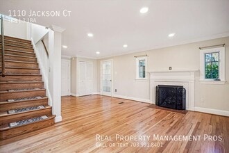 1110 Jackson Ct in Falls Church, VA - Building Photo - Building Photo