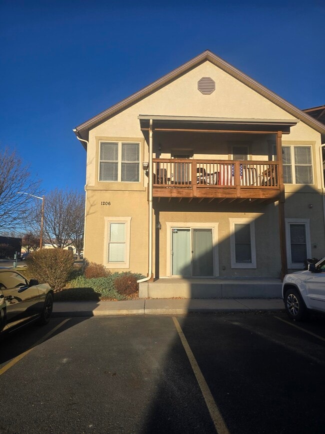 1206 Walnut Ave, Unit #8 in Grand Junction, CO - Foto de edificio - Building Photo