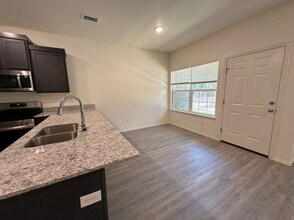 987 S Benchmark Ln, Unit 1 in Fayetteville, AR - Building Photo - Building Photo