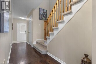 2149 Shorncliffe Blvd in Oakville, ON - Building Photo - Building Photo