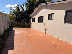 2120 SW 84th Ave in Miami, FL - Building Photo - Building Photo