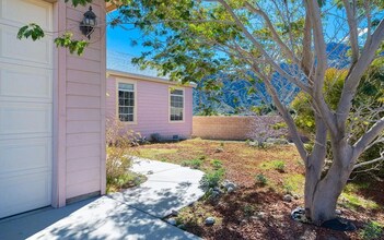 15780 Coral St in Palm Springs, CA - Foto de edificio - Building Photo