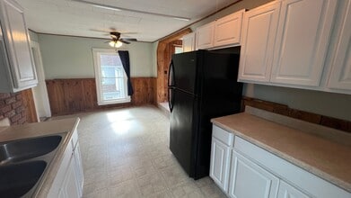 24 Mt Vernon St in Dover, NH - Building Photo - Building Photo