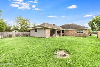 300 W Bonaire Dr in Lafayette, LA - Building Photo - Building Photo