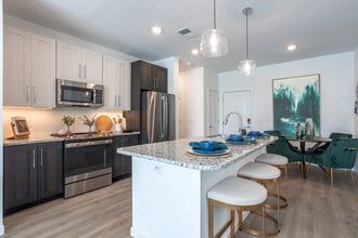 Apex Posner Park in Davenport, FL - Foto de edificio - Interior Photo