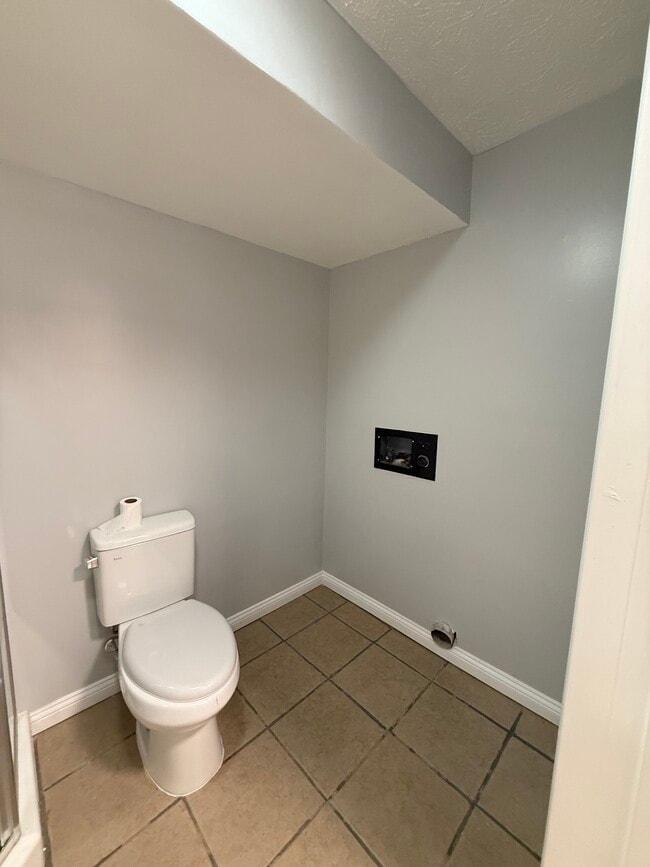 516 Pearl St, Unit 2 in Vevay, IN - Building Photo - Building Photo