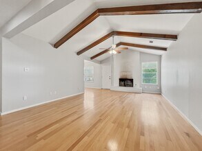 9807 Mountain Quail Rd in Austin, TX - Foto de edificio - Building Photo
