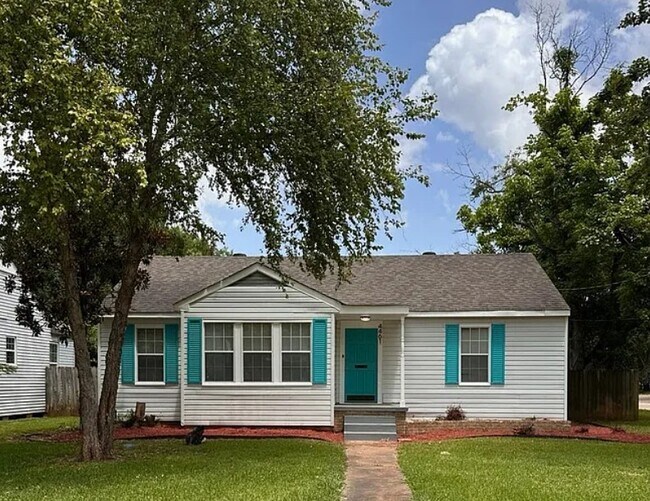 property at 4461 Clingman Dr