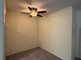 2010 N Verdugo Rd, Unit 5 in Glendale, CA - Building Photo