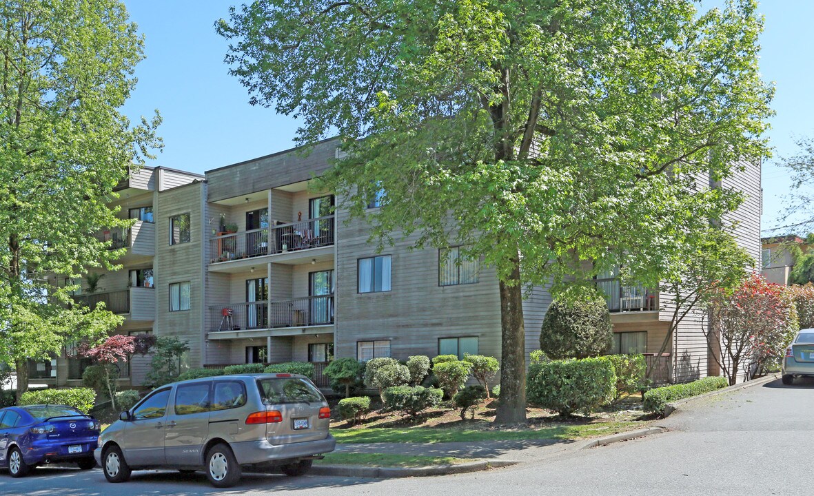 Ridgeway Manor in Vancouver, BC - Building Photo