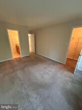 2225 Lovedale Ln in Reston, VA - Building Photo - Building Photo