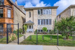 2550 W Winnemac Ave in Chicago, IL - Building Photo