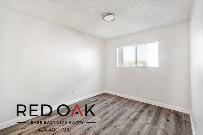 12883 San Fernando Rd in Los Angeles, CA - Building Photo - Building Photo
