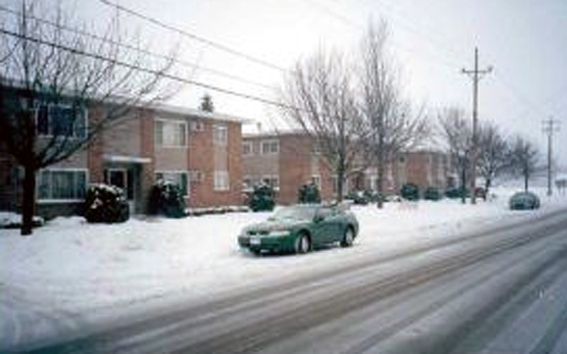 473-477 N Wall St in Denmark, WI - Foto de edificio - Building Photo