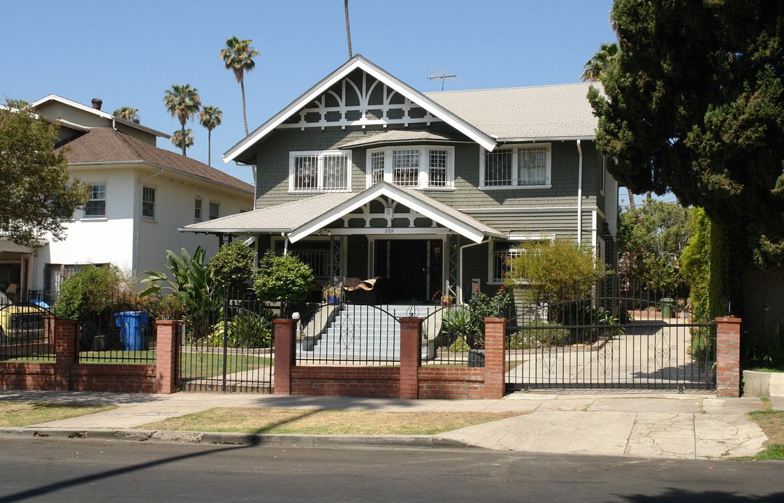 939 Magnolia Ave in Los Angeles, CA - Building Photo