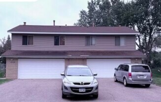 4553 Scott Trl in Eagan, MN - Building Photo