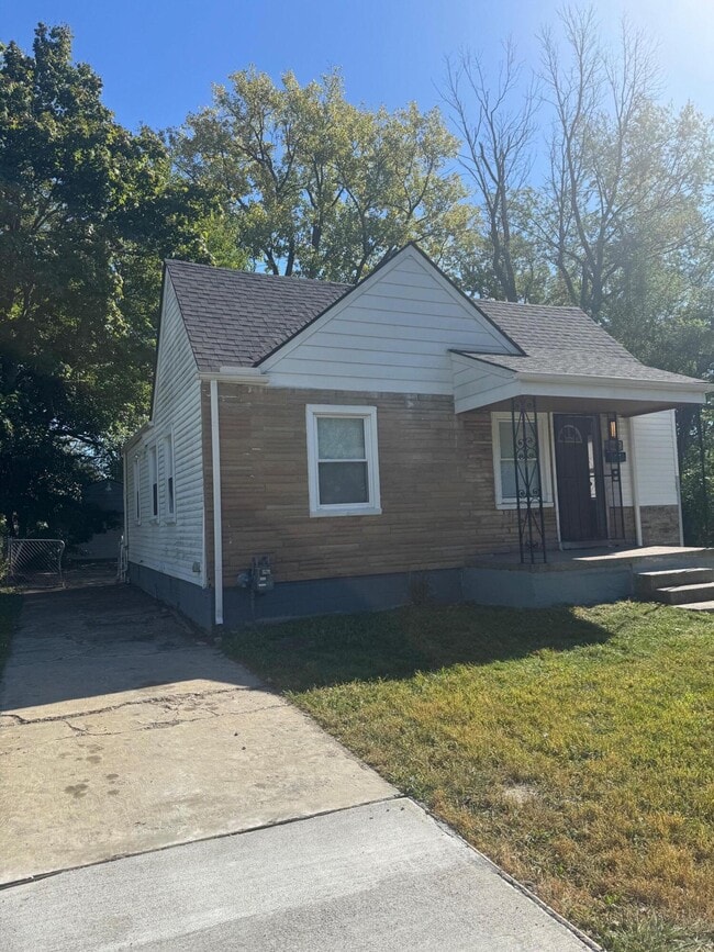 8442 Auburn St in Detroit, MI - Building Photo - Building Photo
