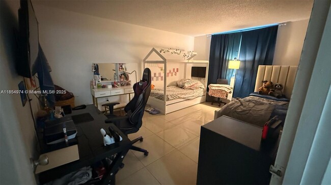 4330 NW 79th Ave in Doral, FL - Building Photo - Building Photo