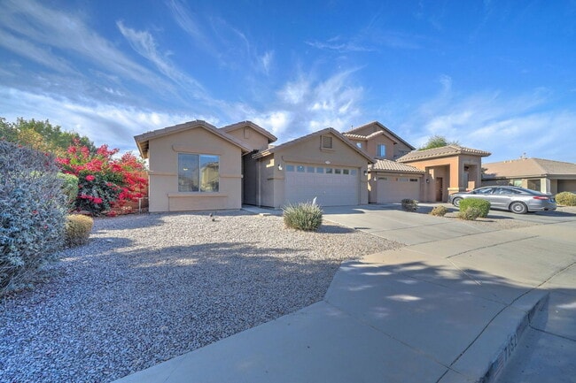 7252 S 46th Ln in Phoenix, AZ - Building Photo - Building Photo