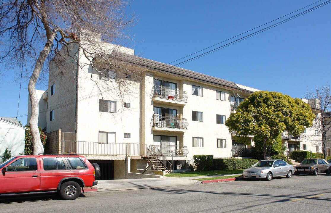 835 E Lomita Ave in Glendale, CA - Building Photo