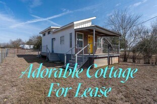 13415 Crane Rd in Buda, TX - Building Photo