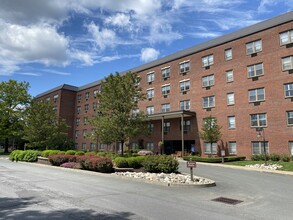 Towne Towers Apartments in Albany, NY - Building Photo - Building Photo