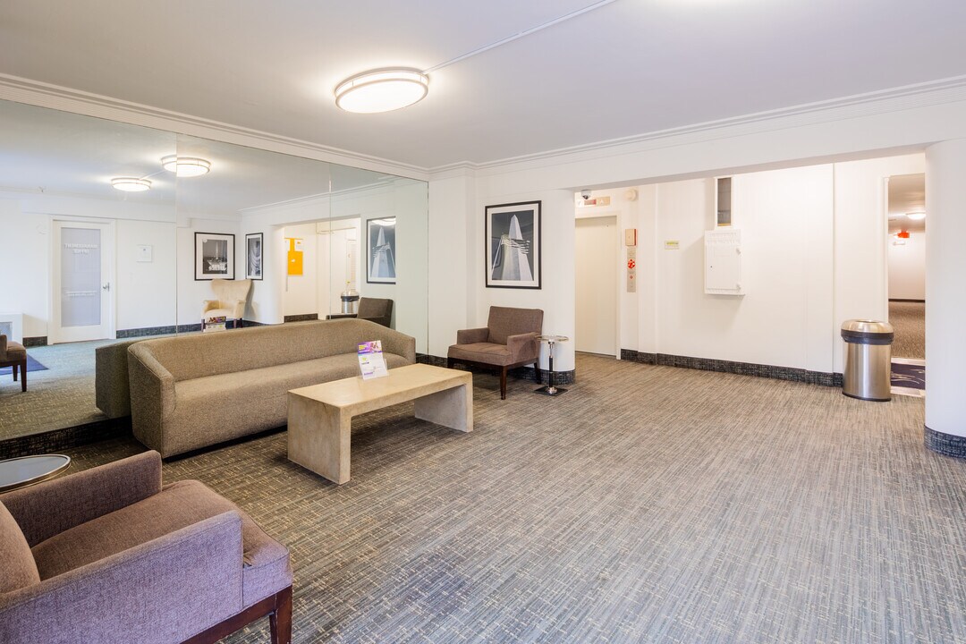 Skyline Towers in Washington, DC - Foto de edificio