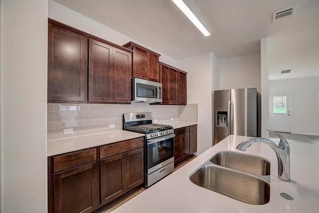 8008 Copper Prairie Bend in Lago Vista, TX - Building Photo - Building Photo