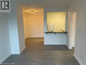 37 Mericourt Rd in Hamilton, ON - Building Photo - Building Photo