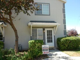 29 Somerset Pl in Logan, UT - Building Photo