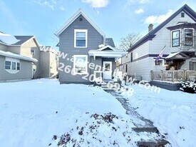 648 Lawton Pl in Fort Wayne, IN - Building Photo