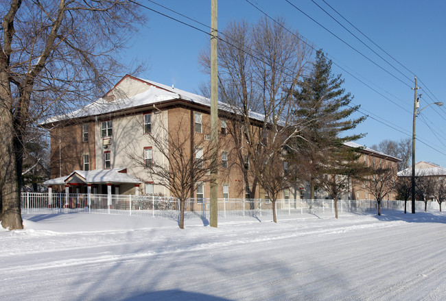 Kenwood Place Apartments in Indianapolis, IN - Foto de edificio - Building Photo