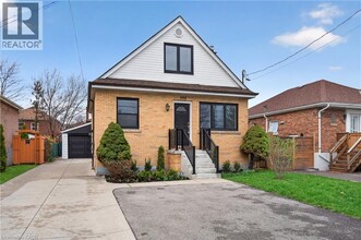 698 Upper Sherman Ave in Hamilton, ON - Building Photo - Building Photo