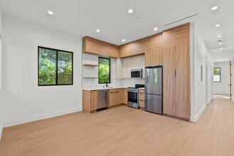 19146 Keswick St in Los Angeles, CA - Building Photo - Building Photo