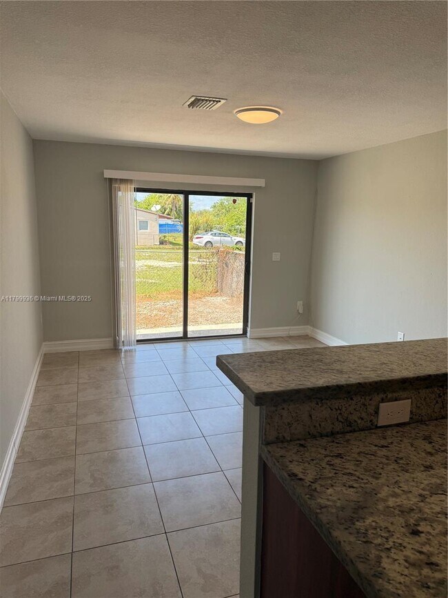26735 SW 139th Ave in Homestead, FL - Building Photo - Building Photo