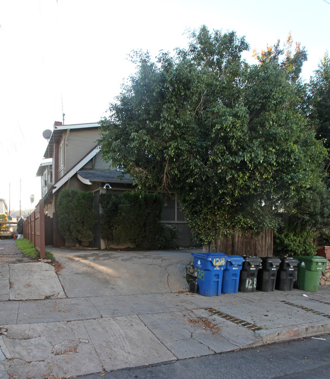 128-130 S Avenue 63 in Los Angeles, CA - Foto de edificio - Building Photo