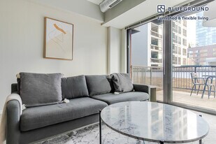 211 W Scott St, Unit FL3-ID1416 in Chicago, IL - Building Photo