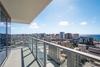 1500 Rycroft St, Unit 402 in Honolulu, HI - Foto de edificio - Building Photo