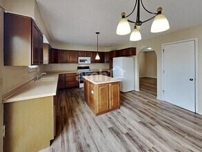 5243 Arborline Ct in Canal Winchester, OH - Foto de edificio - Building Photo